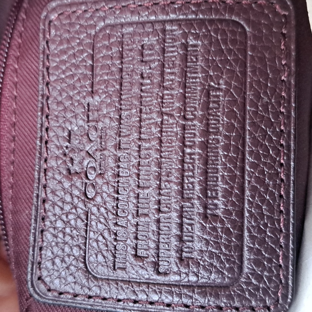 NEW COACH EDIE 31 Turnlock Burgundy, Oxblood Pebble Leather Shoulder - Picture 15 of 16